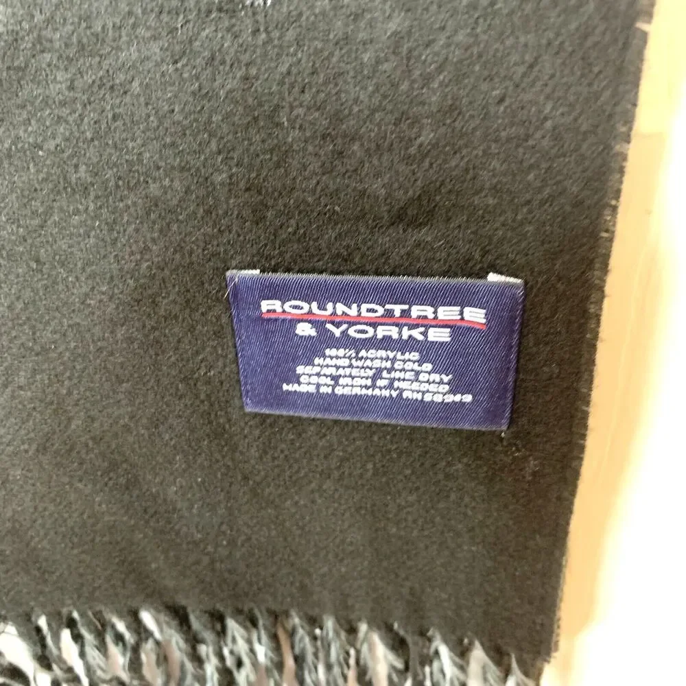 Roundtree & Yorke Houndstooth Check Plaid Scarf Unisex Gray 9.5